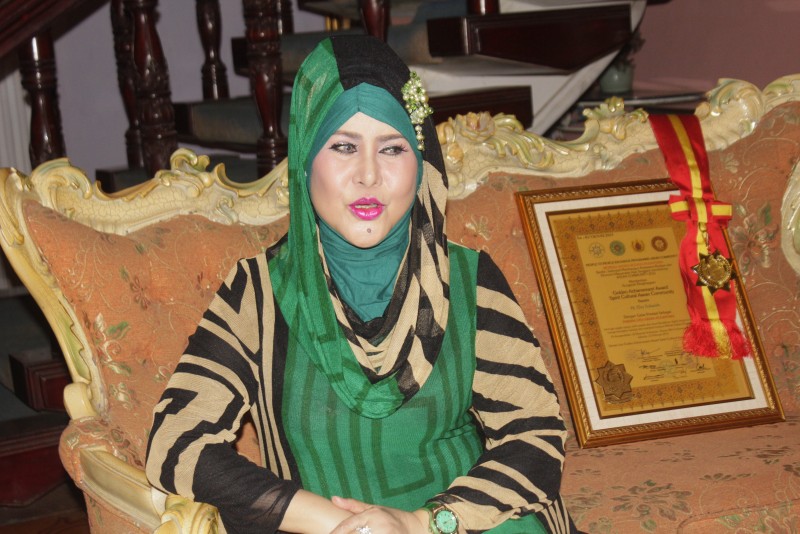 Elvy Sukaesih Makin Menjadi
