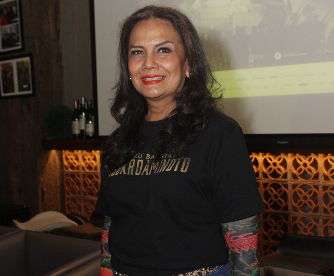 Di Film Guru Bangsa Christine Hakim Kerja Ganda