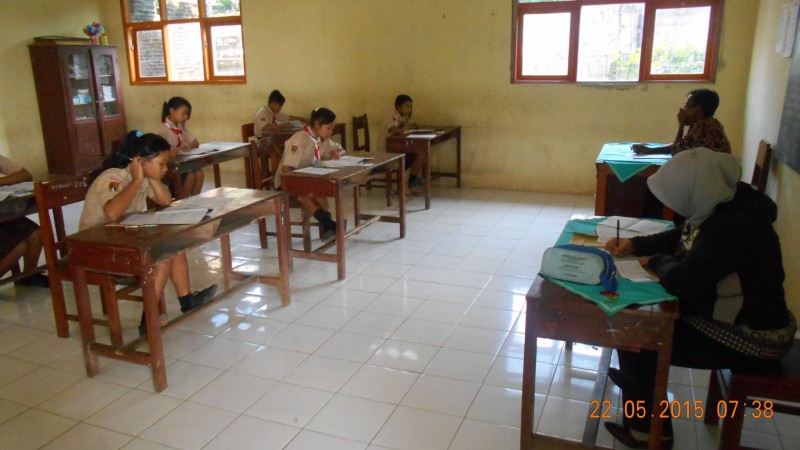 Suasana pelaksanaan ujian di dalam kelas (Foto : Sigit P)
