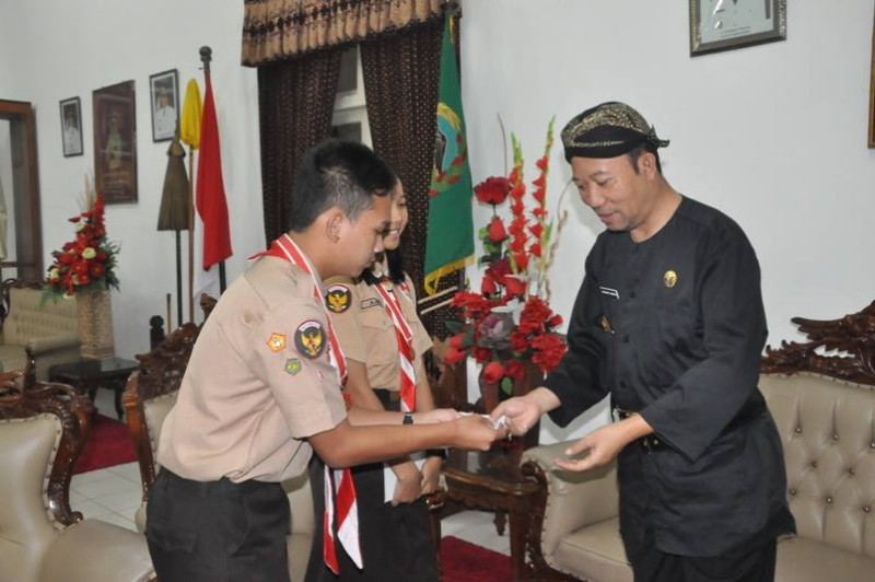 Tri Rizki Nurfalah Dan Pradita Ajeng Pamit Bupati