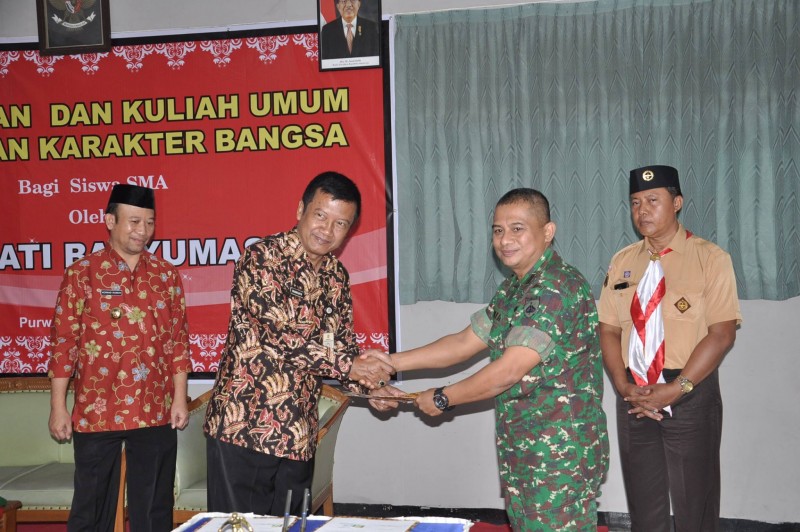 MOU Pelaksanaan PKB antara SMA Negeri 3 Purwokerto dan KODIM 0701 Banyumas