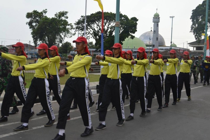 Anggota Paskibra Banyumas melakukan gladi gabungan