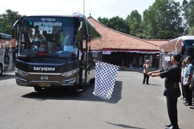 Ir Ahmad Husein melepas 132 calon haji