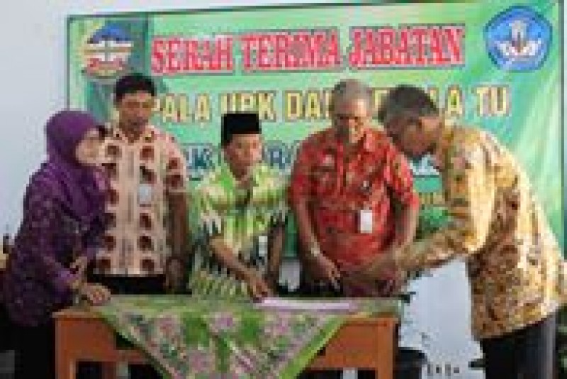 Untung  Sugiarto Kepala UPK Karanglewas Siap Kerja