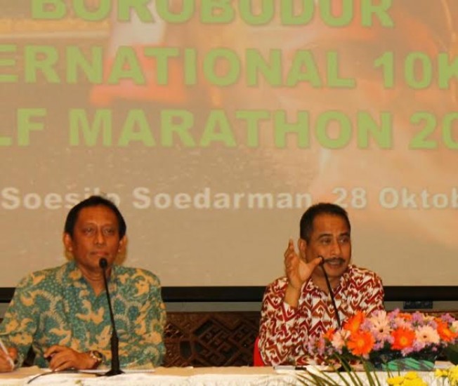 Prasetyo Ariwibowo, Kepala Dinas Kebudayaan dan Pariwisata Provinsi Jawa Tengah bersama Menteri Pariwisaya Arief Yahya saat Jumpa Pers Borobudur 10 K dan Half Marathon di Jakarta(TEBE)