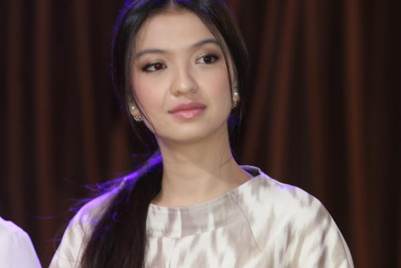 Raline Shah Bangga Bintangi Klip Andre Hehanusa