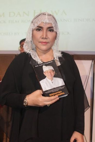 Lusiana, penulis buku Romantika Sang Jendral