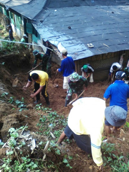 Longsor Ancam Rumah Warga Banjarsari Pubalingga