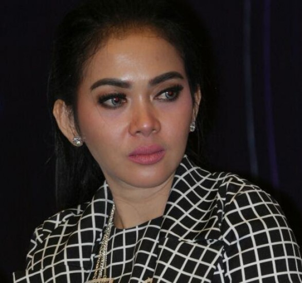 Syahrini Batal Ke Eropa