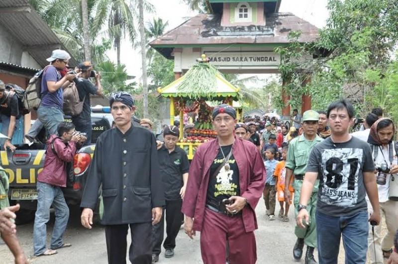 Festival Rewandha Bojana di Komplek Masjid Sakatunggal Cikakak