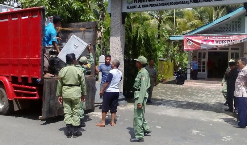 Distribusi logistik Pilkada Purbalingga