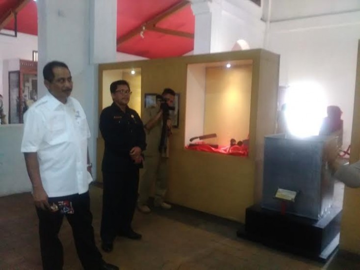 Menteri Pariwisata saat mengunjungi musium Ransoum Sawahlunto
