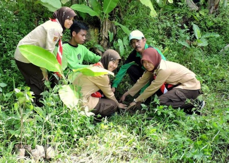 Tanam Pohon Konservasi, Jaga Sempadan Serayu