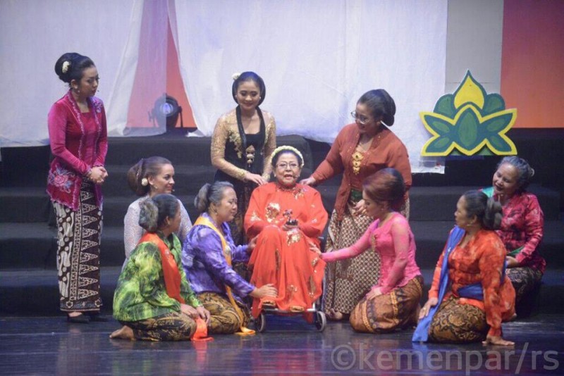 Konser Persembahan Untuk Waljinah