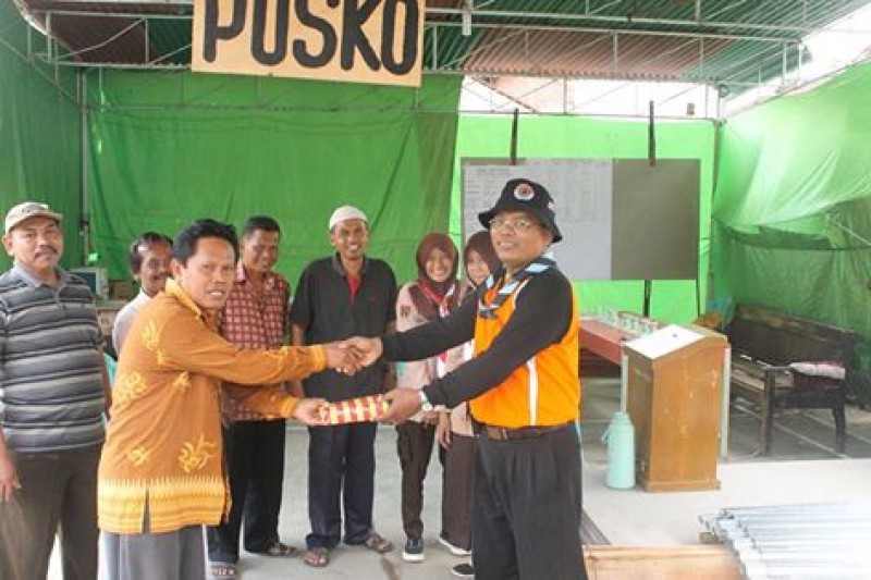 Pramuka Peduli Karanglewas Bantu Posko  Rumah Terbakar