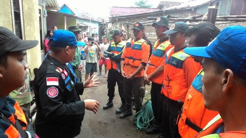  Pencarian Korban Banjir Kali Pelus Libatkan Pramuka Peduli