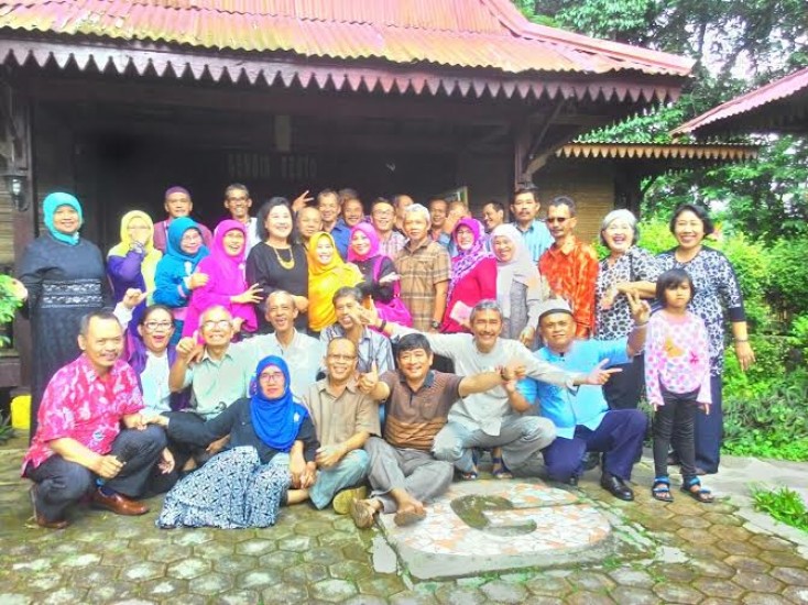 Alumni  75 SMP Negeri 3  Purwokerto Susun Buku Kenangan