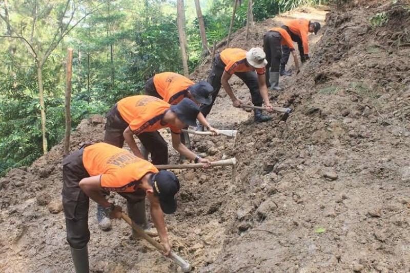 Akses Jalan ke Watuagung Sudah Terbuka