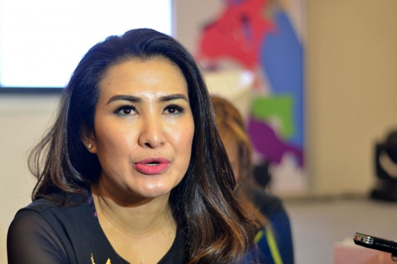 Liza Natalia Tekuni Senam Zumba - Suara Purwokerto