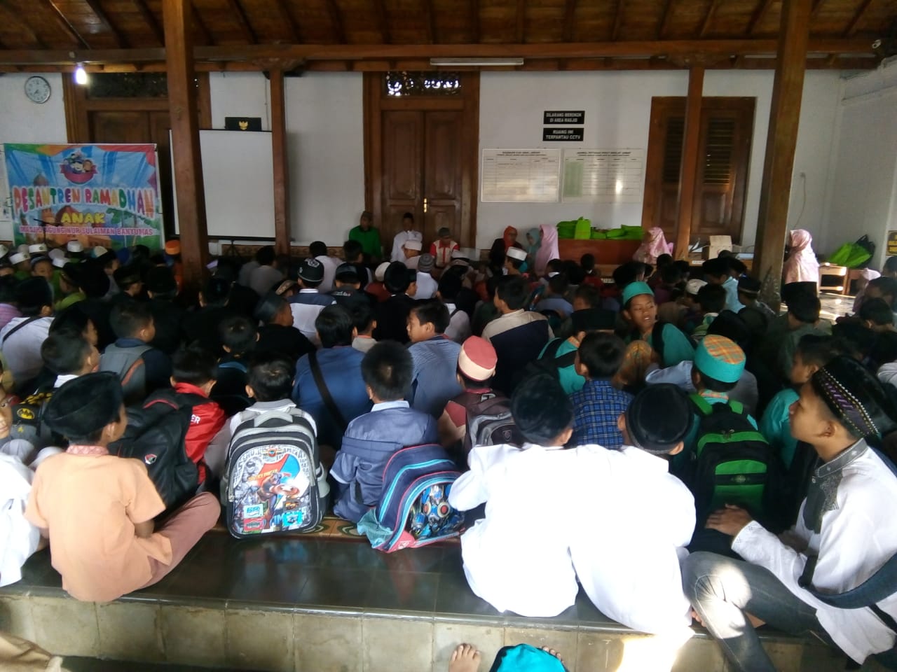 Peserta Pesantren Ramadhan Membludak - Dihelat di Masjid Agung Nur Sulaiman