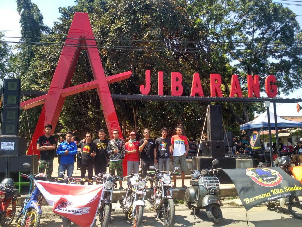 Lintas Komunitas Ajibarang Ngamen Untuk Korban Kebakaran