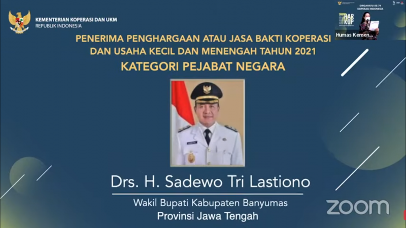 Wakil Bupati Banyumas Raih Penghargaan Dari Menteri Koperasi dan UKM