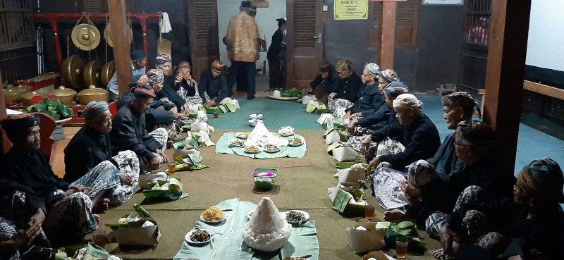 Masyarakat Adat Kalitanjung Gelar Ritual Adat Tolak Balak