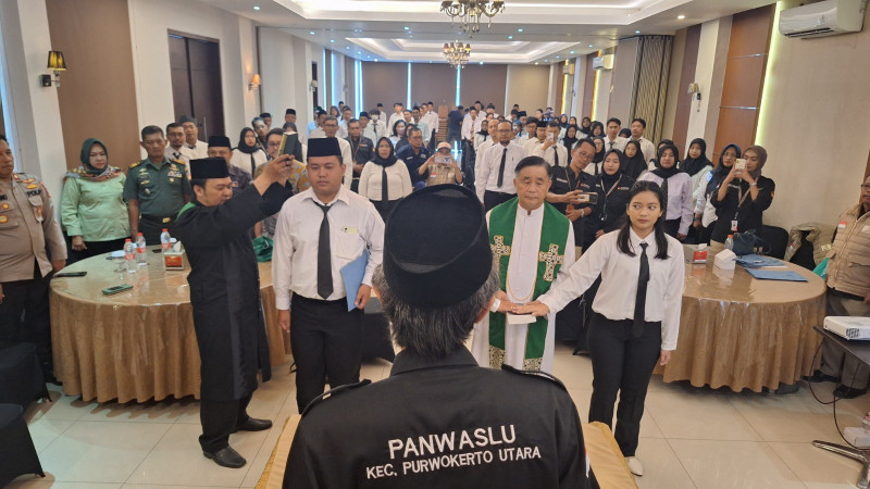 71 Pengawas TPS Dilantik, Panwaslu Purwokerto Utara : Harus Taat, Cepat dan Tepat!