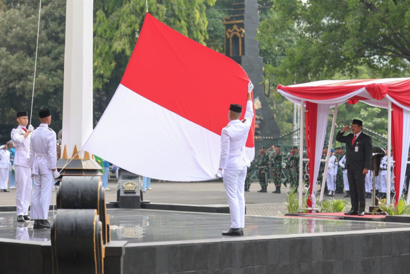Hari Pahlawan, Nana Sudjana: Jangan Pernah Lelah Berbuat Baik, Teladani dan Warisi Nilai Kepahlawanan