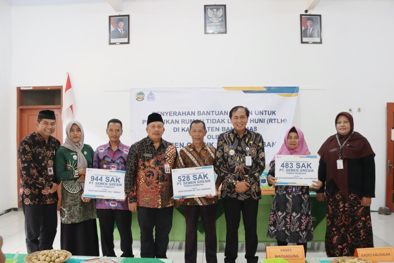 PT Semen Gresik Bantu 3000 Sak Semen untuk RTLH Banyumas