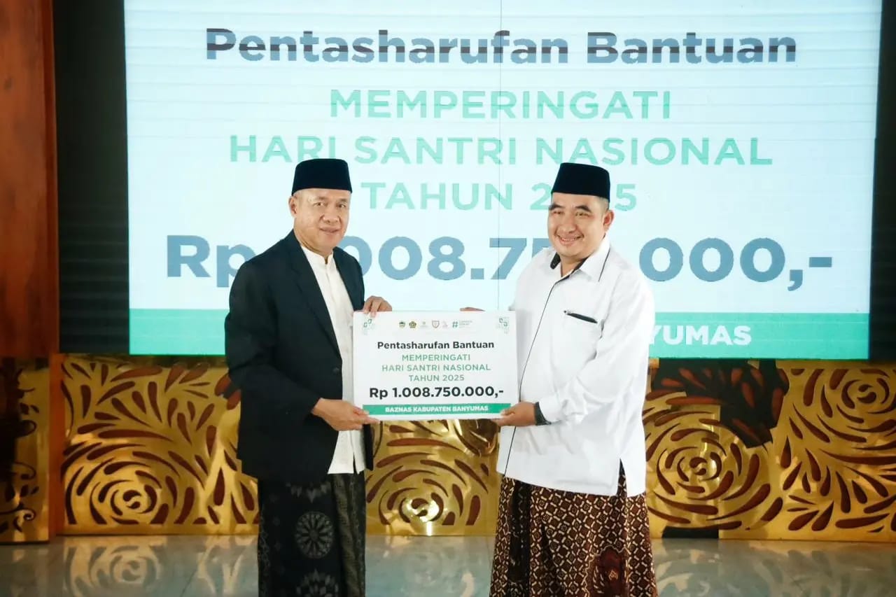 Bupati Banyumas Berikan Bantuan Kepada 535 Mustahik pada Peringatan Hari Santri