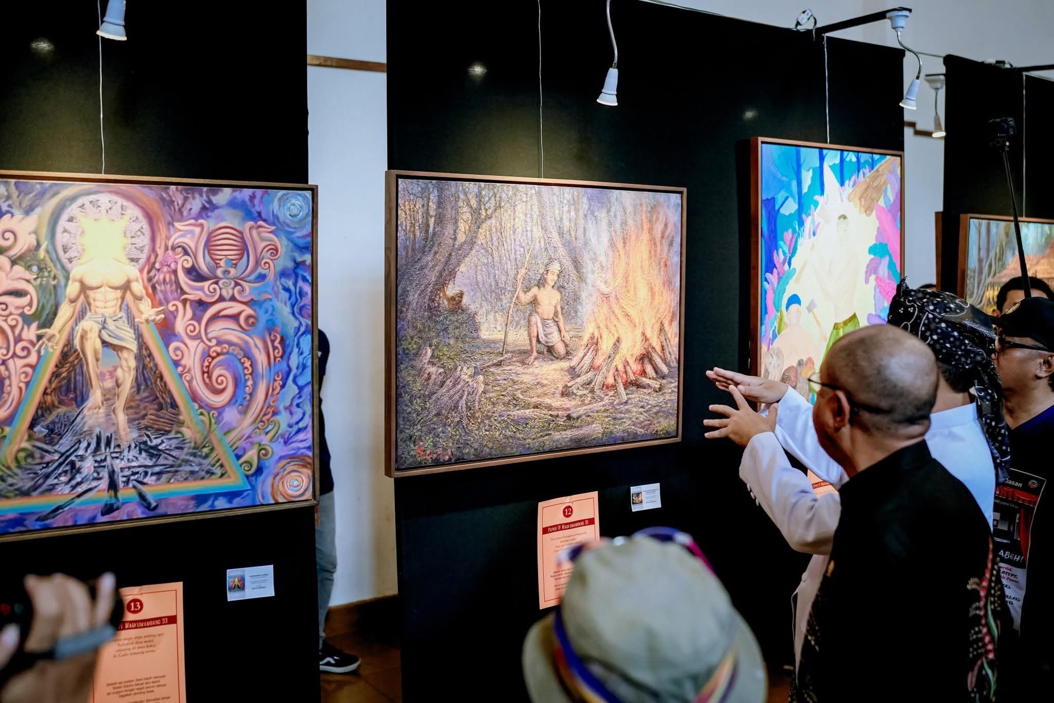 Bupati Banyumas Ajak Masyarakat Menjelajah 'Babad Banyumas' Melalui Lukisan