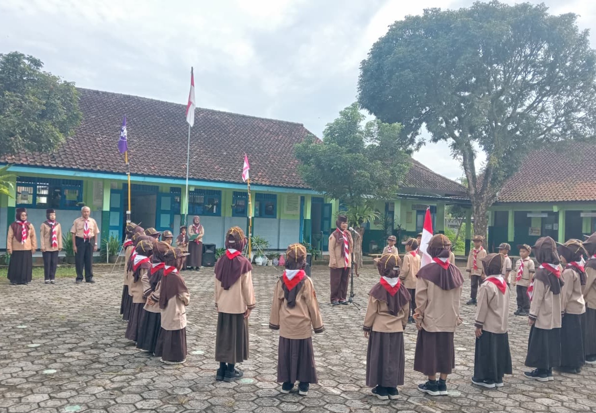 Pangkalan SD Negeri 4 Rempoah Baturraden Gelar Pelantikan Pramuka Siaga Mula dan Siaga Bantu
