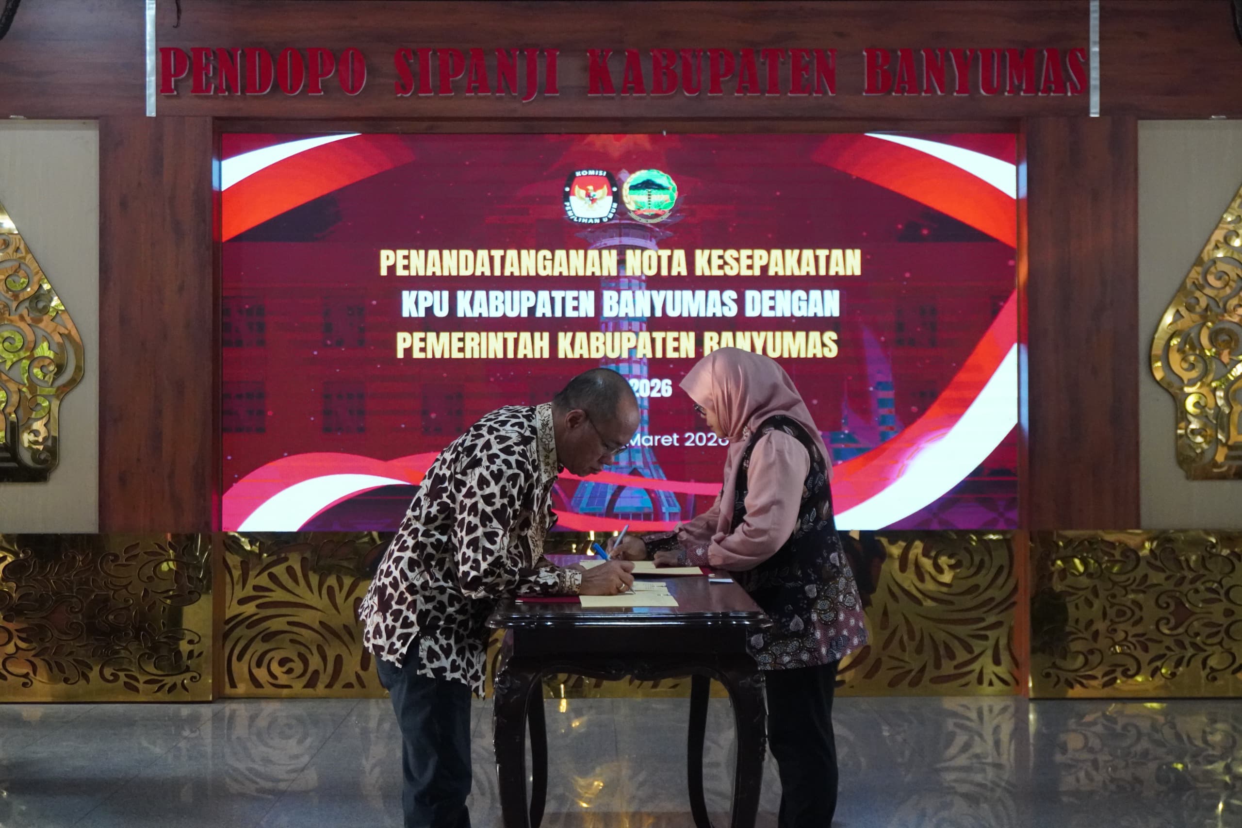 Perkuat Kolaborasi Pendidikan Demokrasi, KPU Banyumas Tandatangani Nota Kesepahaman dengan Pemkab dan Perguruan Tinggi