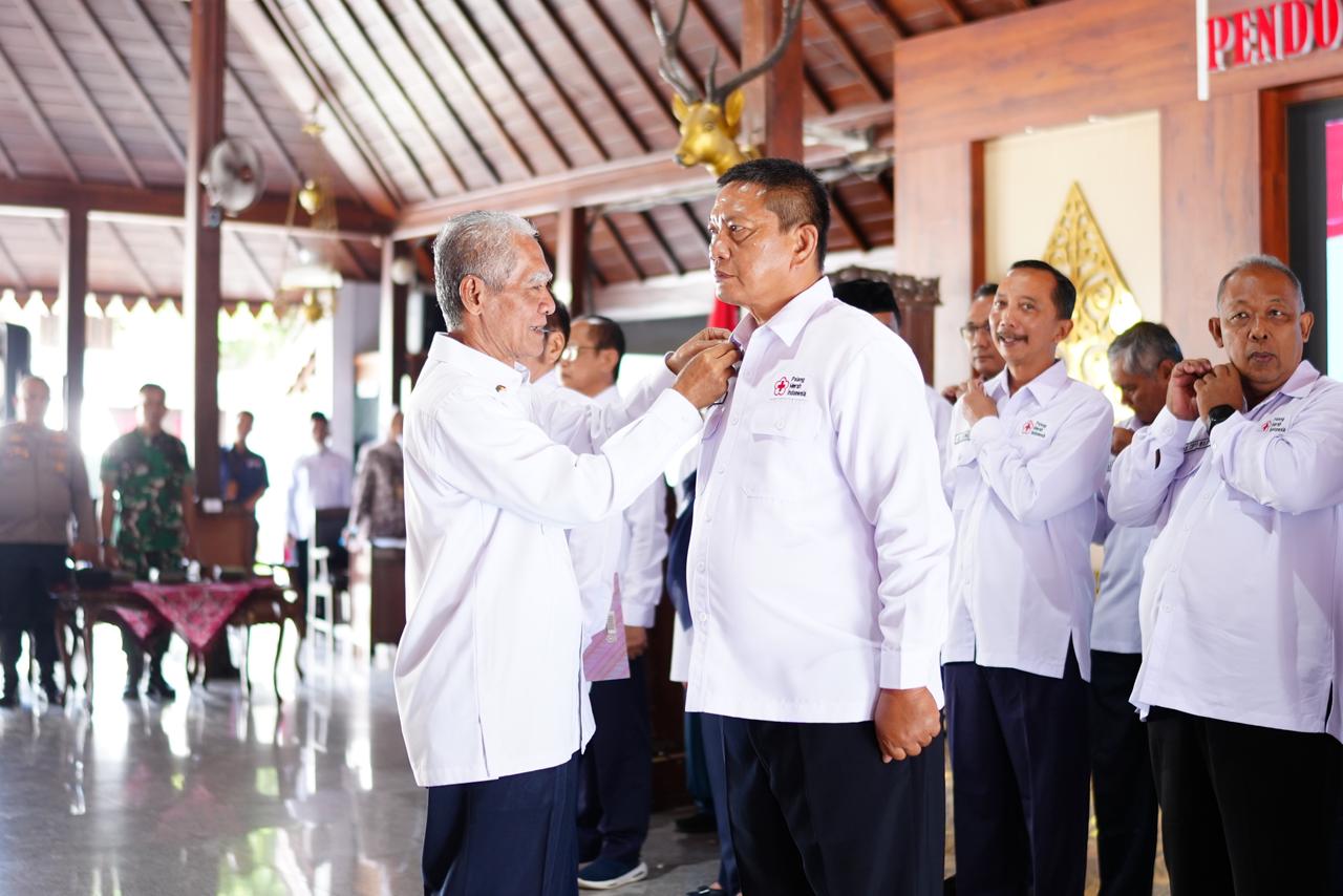 Pelantikan PMI Banyumas, Bupati Tekankan Peran Strategis PMI dalam Pelayanan Kemanusiaan