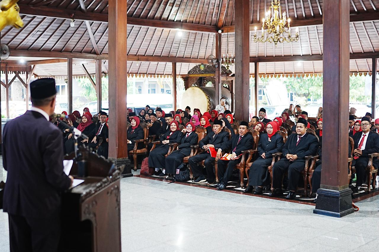 Bupati Banyumas Lantik 2 Pejabat Tinggi Pratama dan 75 Pejabat Fungsional 