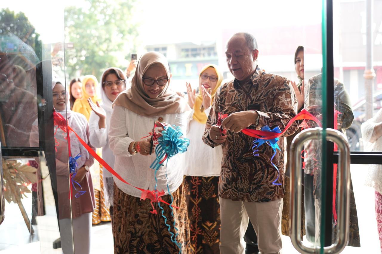Bupati Banyumas Launching Griya Kriya Dekranasda sebagai Etalase Produk Unggulan Daerah