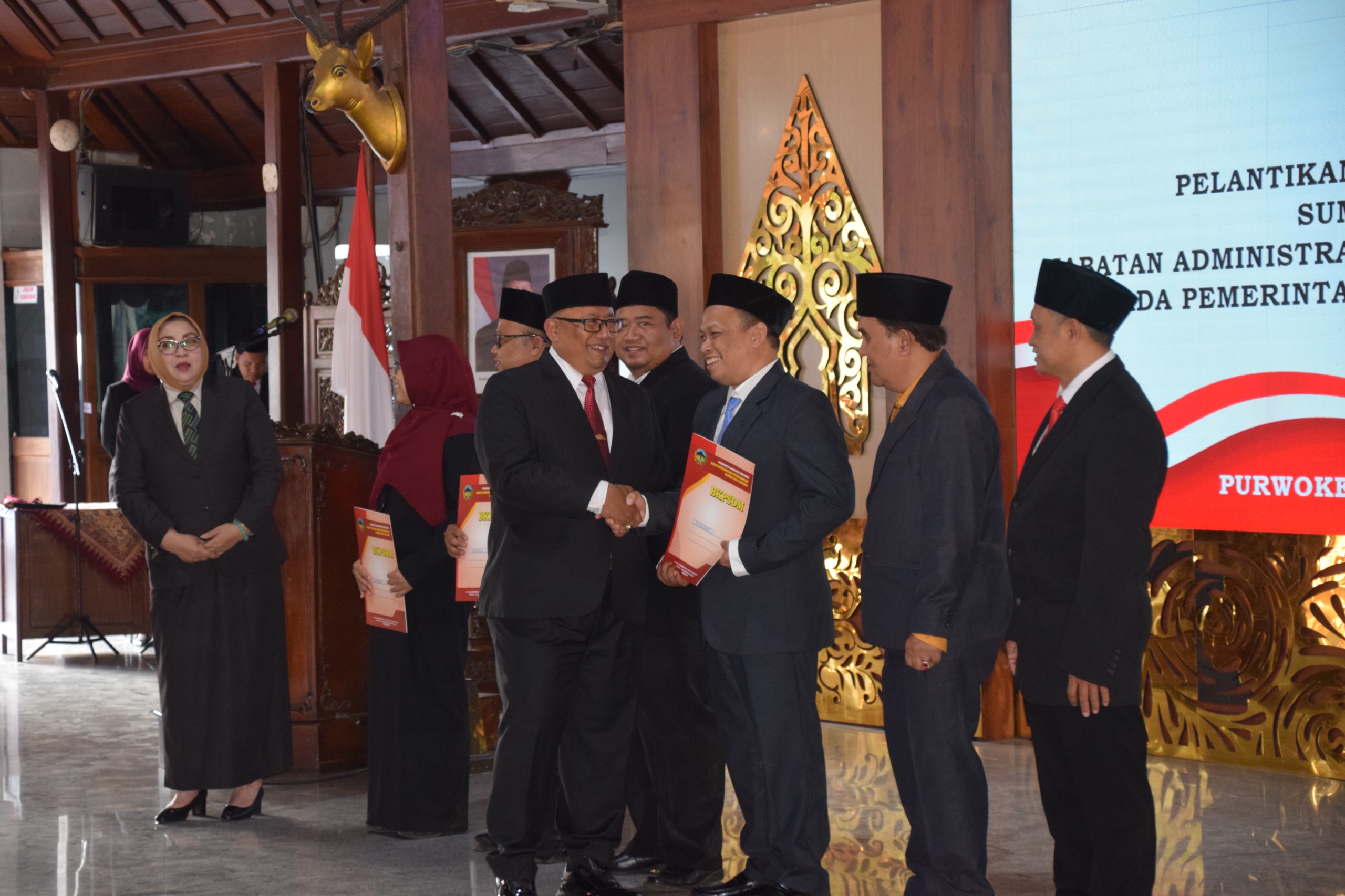 Bupati Banyumas Lantik 207 PNS dalam Jabatan Baru
