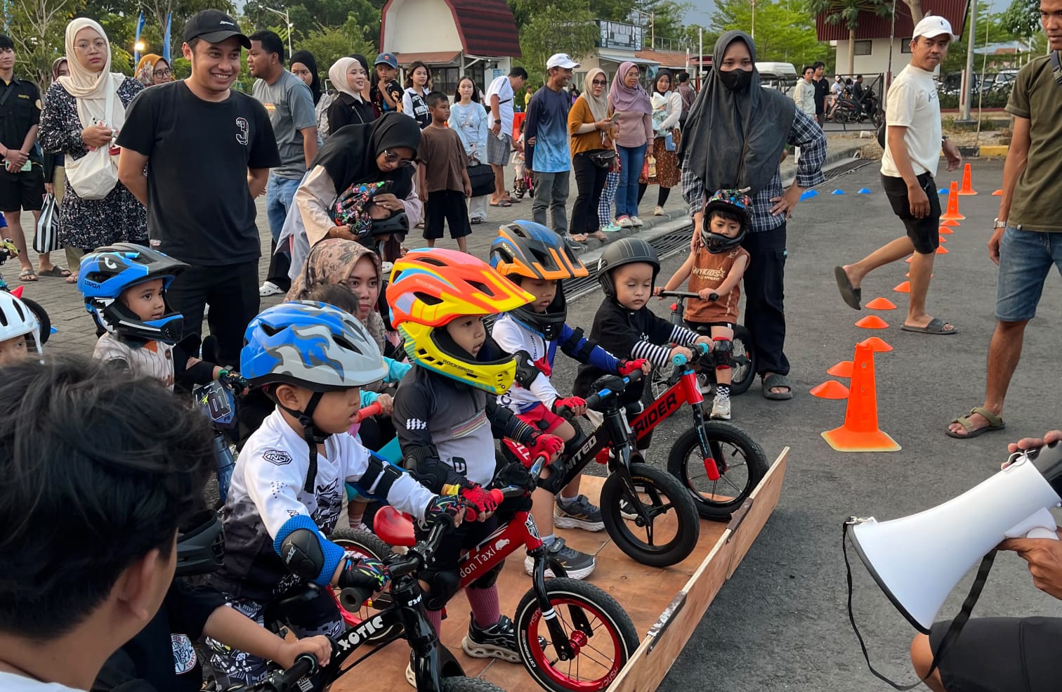 Satria Pushbike Purwokerto Gelar Latihan Bersama, 25 Rider Adu Keterampilan di Menara Teratai